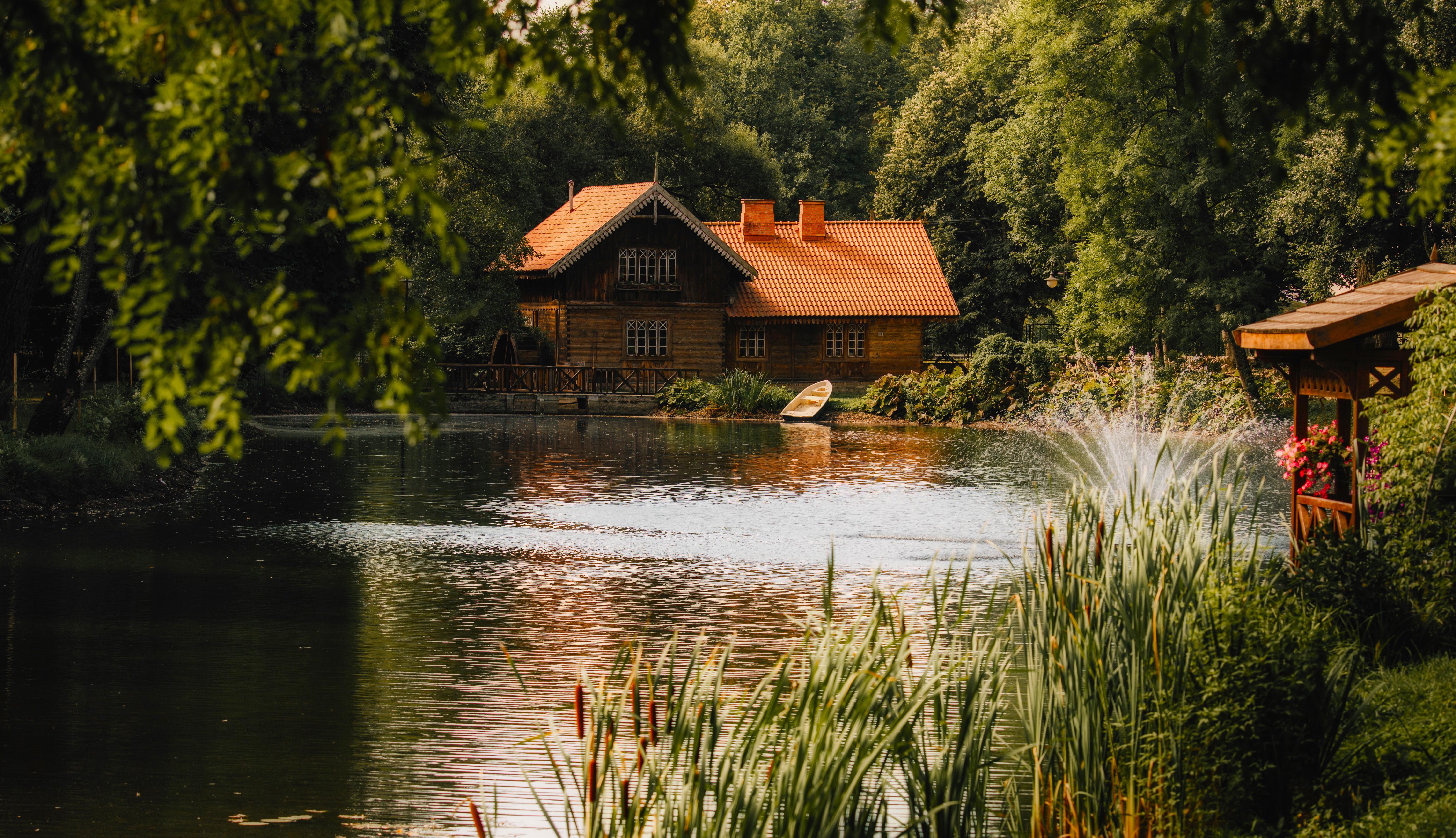 Cozy Wooden Cabin Near Lake - 5K Background Cozy Wooden Cabin Near Lake - Landscape Photography 5K Wallpaper (6022x3465)