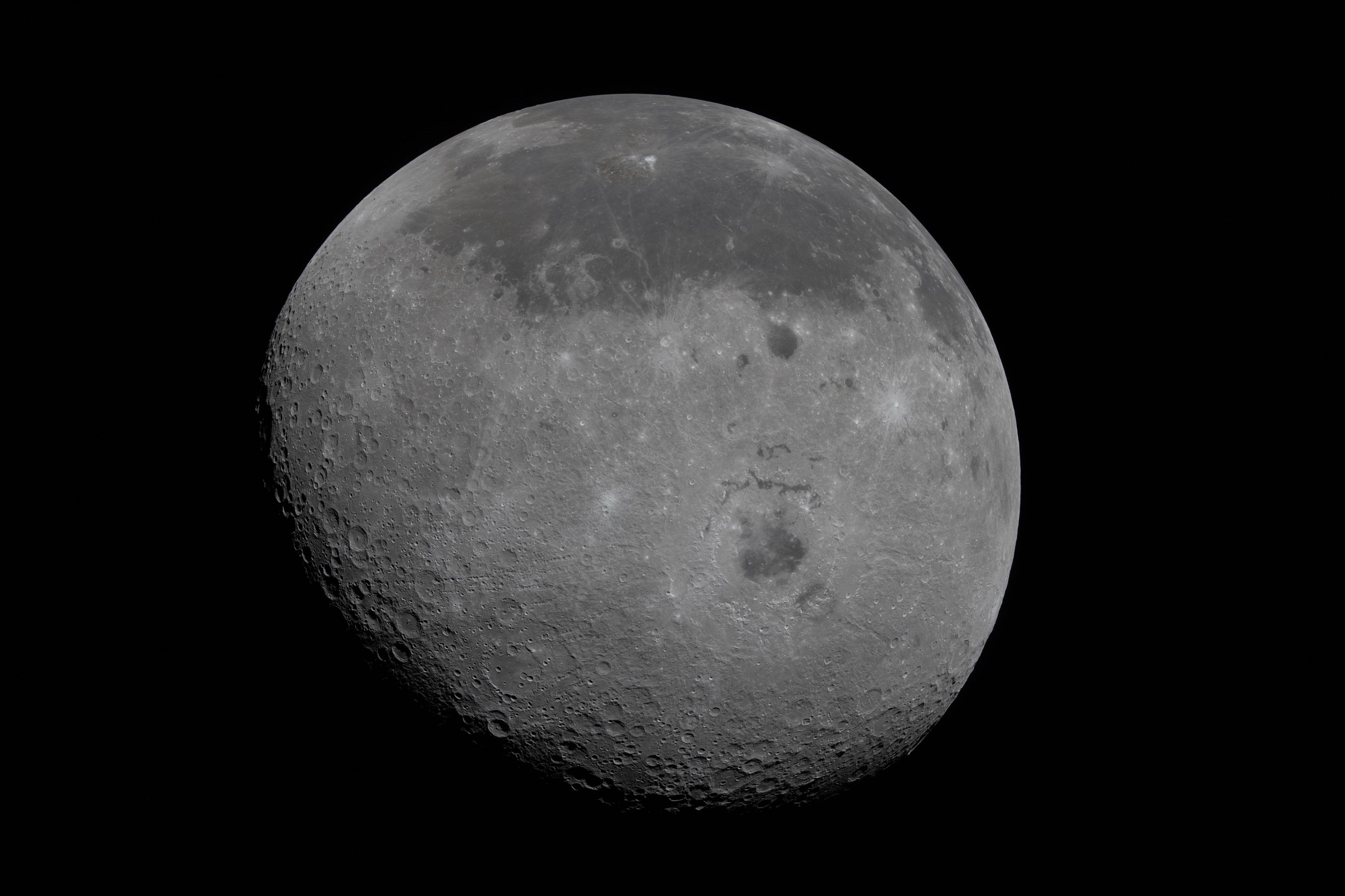 The Detailed Gibbous Moon - 5K Background The Detailed Gibbous Moon - Space Astrophotography 5K Wallpaper (5297x3531)