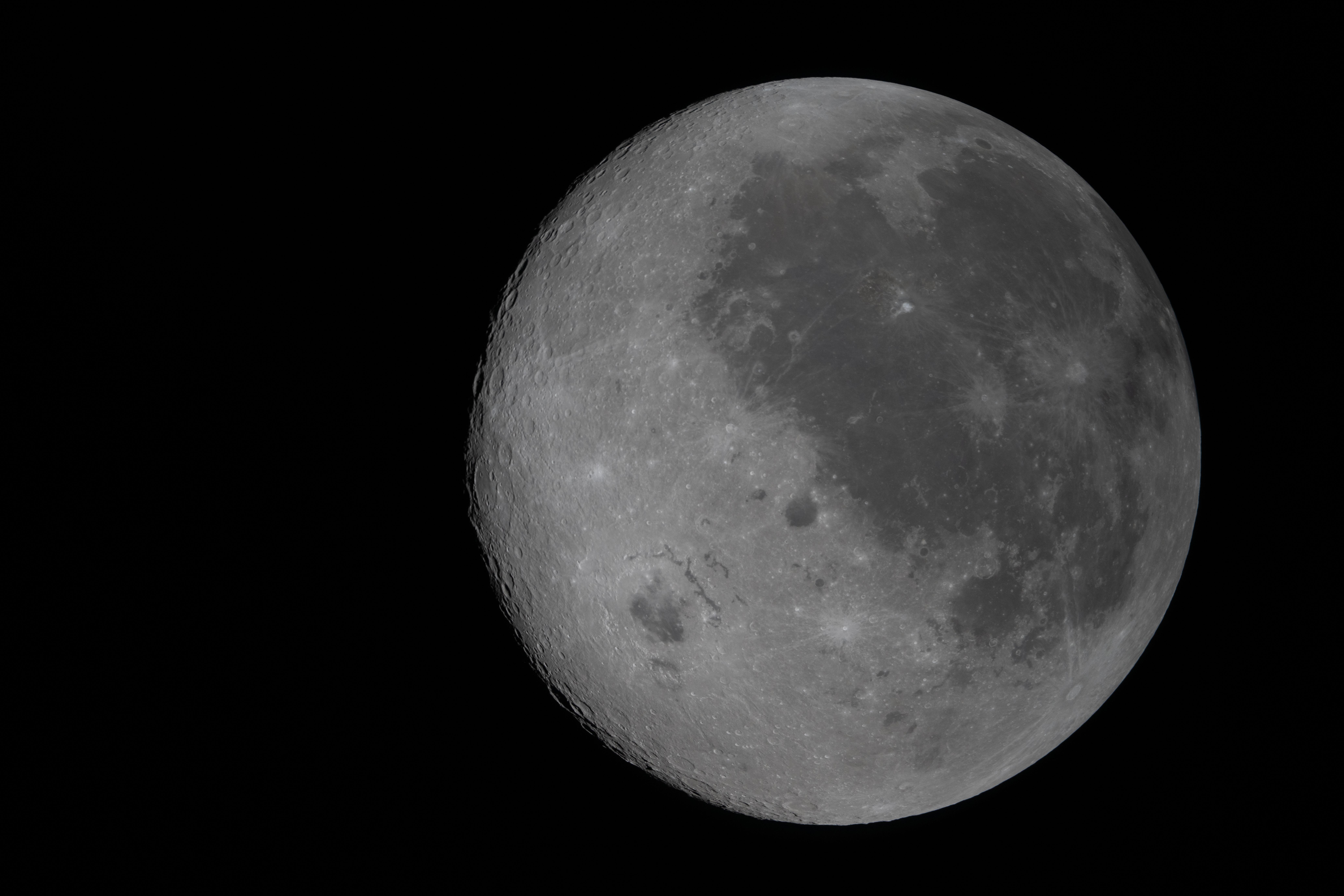 Detailed Gibbous Moon in Space - 8K Background Detailed Gibbous Moon in Space - Astrophotography 8K Wallpaper (8256x5504)