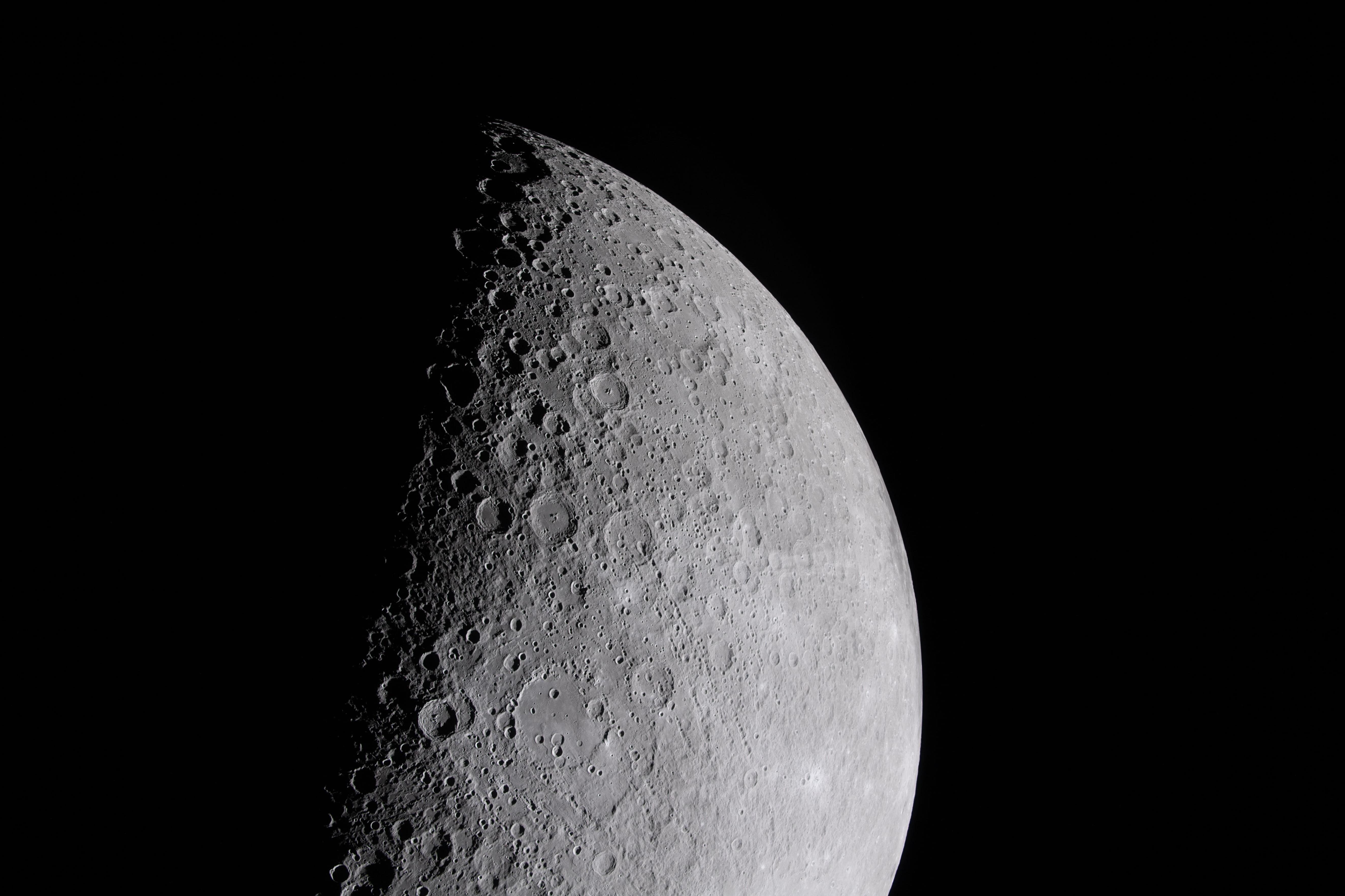 Detailed Surface of the Moon - 5K Background Detailed Surface of the Moon - Space Photography 5K Wallpaper (5297x3531)
