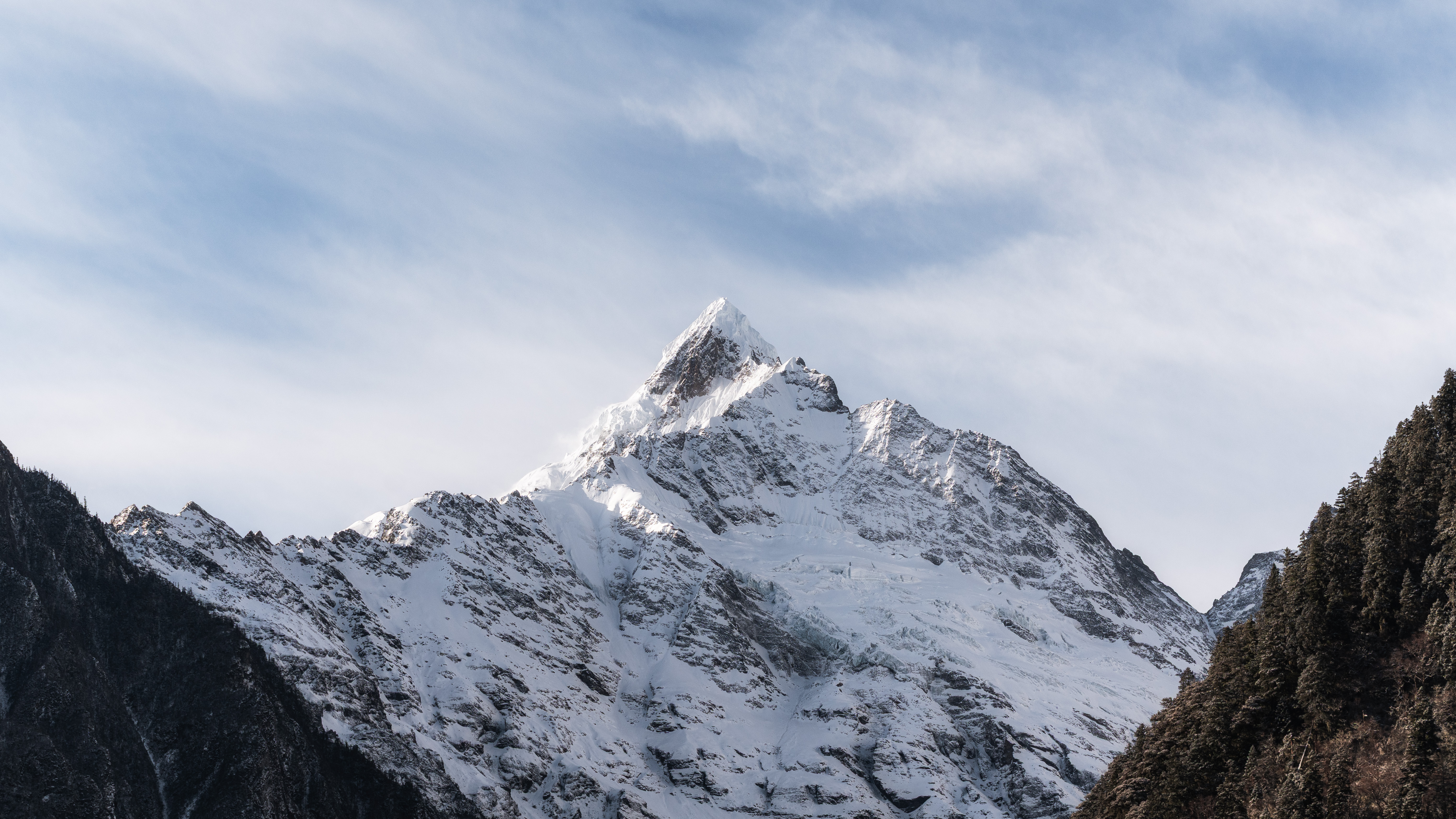 Majestic Snowy Mountain Peak View - 5K Background Majestic Snowy Mountain Peak View - Mountain Landscape Photography 5K Wallpaper (5568x3132)