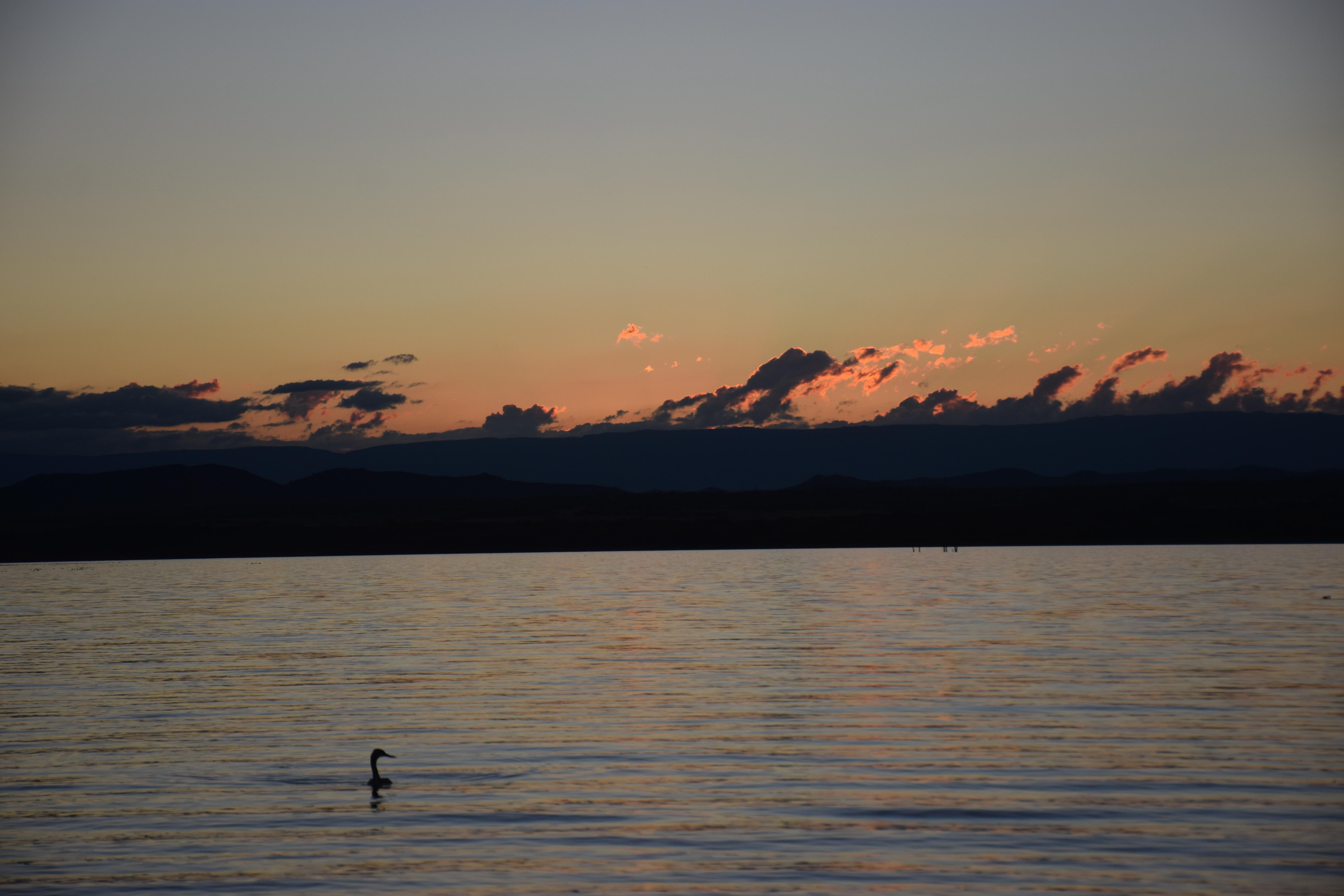Serene Sunset Over Calm Water - 5K Background Serene Sunset Over Calm Water - Landscape Photography 5K Wallpaper (6000x4000)