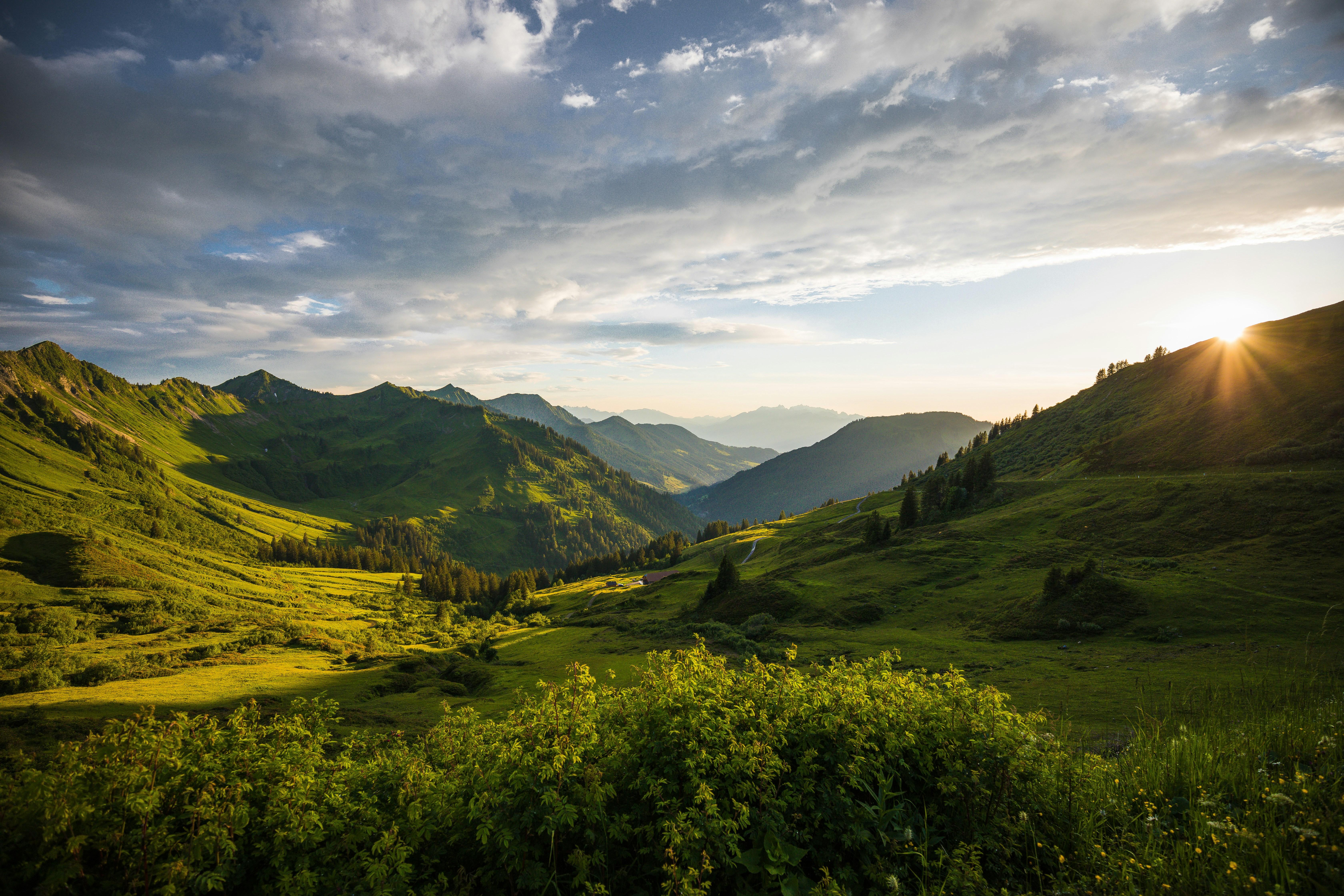 Sunlight Over Green Mountain Valley - 5K Background Sunlight Over Green Mountain Valley - Nature Photography 5K Wallpaper (6720x4480)